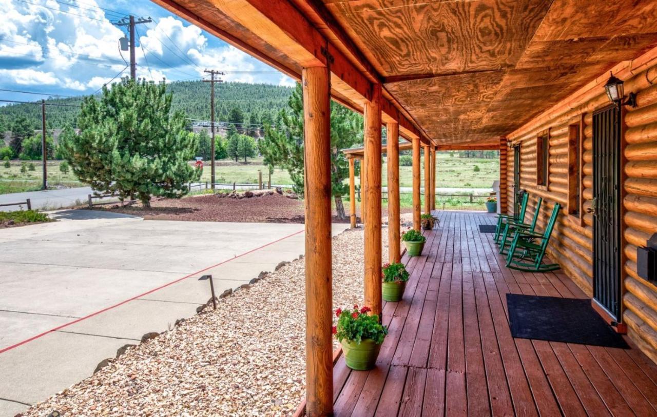 Quarter Horse Inn & Lodge Williams Exterior photo
