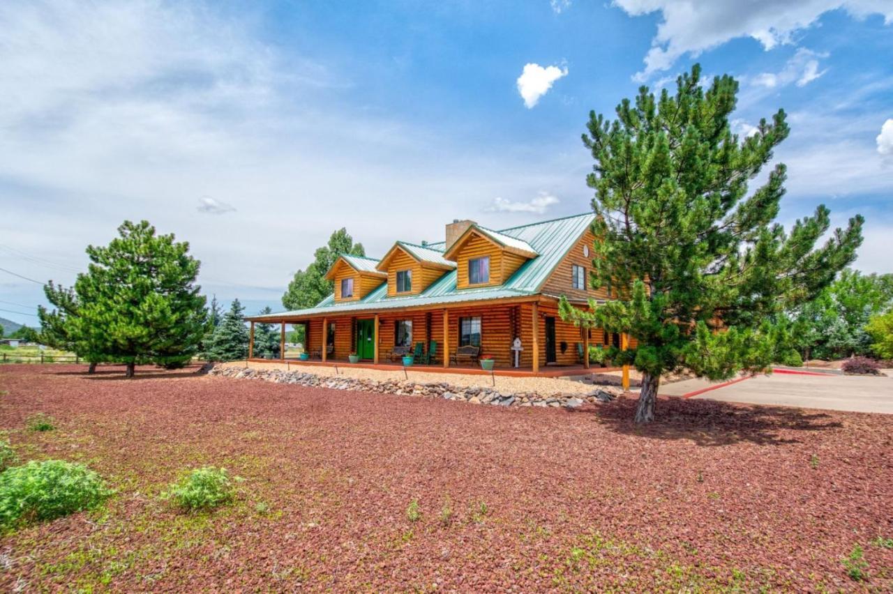 Quarter Horse Inn & Lodge Williams Exterior photo