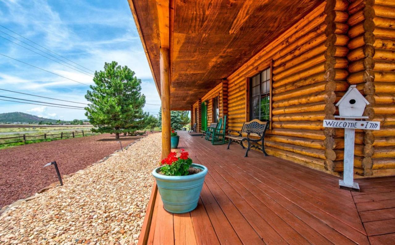Quarter Horse Inn & Lodge Williams Exterior photo